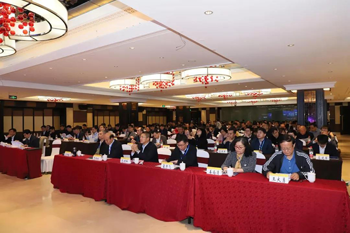 你的固廢我的寶 祥云飛龍倡議聯(lián)手治理危廢 鋼鐵、有色能否擦出“火花”.jpg 你的固廢我的寶 祥云飛龍倡議聯(lián)手治理危廢 鋼鐵、有色能否擦出“火花”.jpg