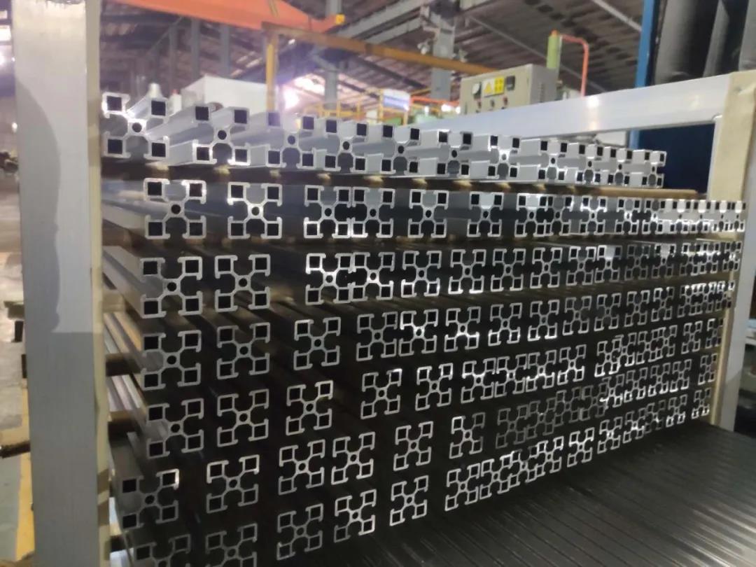 開足馬力 南亞鋁業跨界助力抗疫阻擊戰.jpg